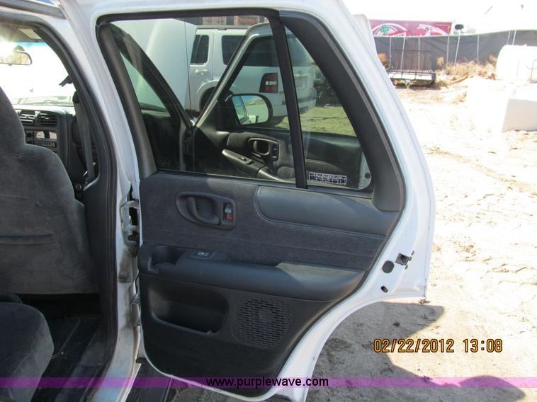 image for item A8190 2001 GMC Jimmy SUV