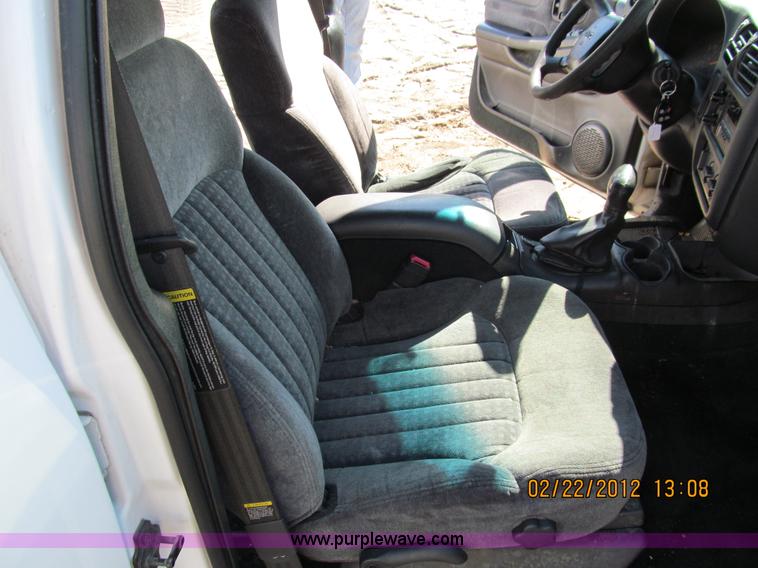 image for item A8190 2001 GMC Jimmy SUV