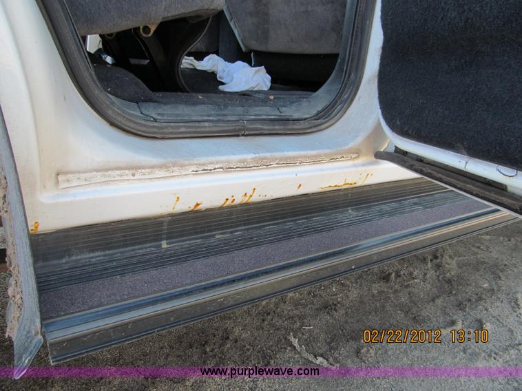 image for item A8190 2001 GMC Jimmy SUV