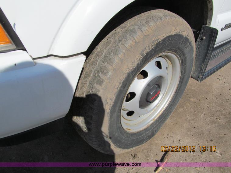 image for item A8190 2001 GMC Jimmy SUV