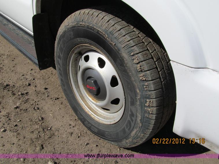 image for item A8190 2001 GMC Jimmy SUV