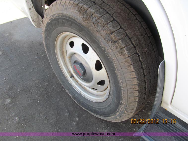 image for item A8190 2001 GMC Jimmy SUV