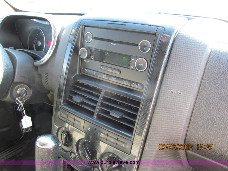 image for item A8191 2008 Ford Explorer SUV