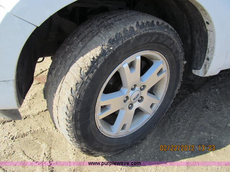 image for item A8191 2008 Ford Explorer SUV