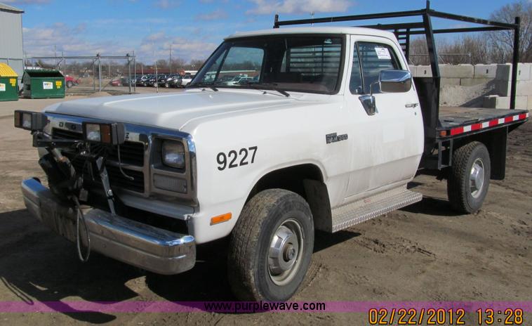 image for item A8192 1992 Dodge Power Ram 350 flatbed truck