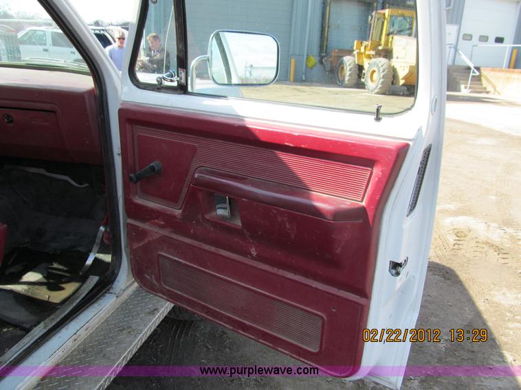 image for item A8192 1992 Dodge Power Ram 350 flatbed truck