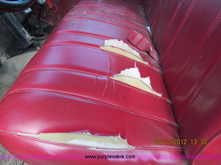 image for item A8192 1992 Dodge Power Ram 350 flatbed truck