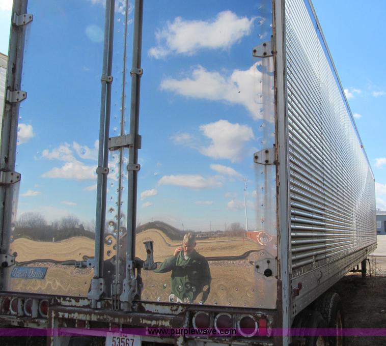 image for item A8193 1981 Great Dane 48' van trailer