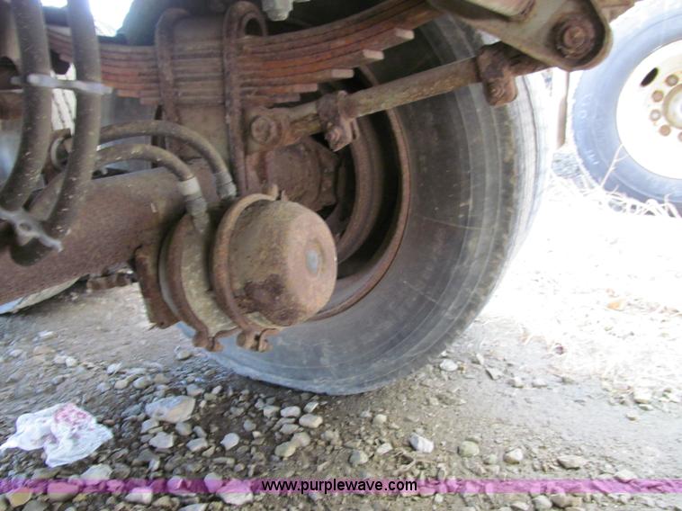 image for item A8193 1981 Great Dane 48' van trailer