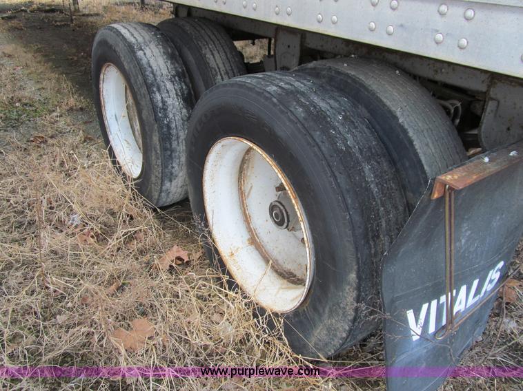 image for item A8193 1981 Great Dane 48' van trailer