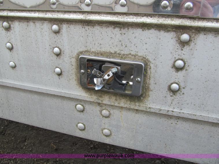 image for item A8193 1981 Great Dane 48' van trailer