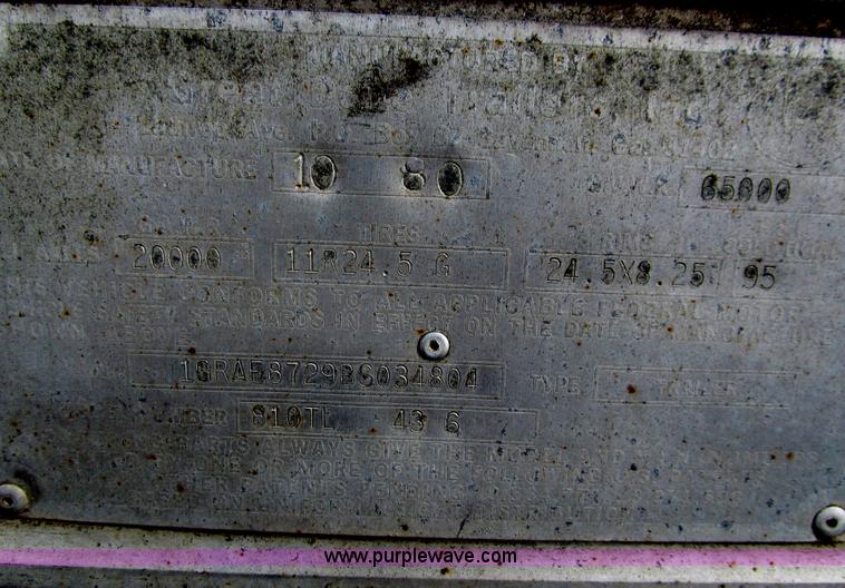 image for item A8193 1981 Great Dane 48' van trailer