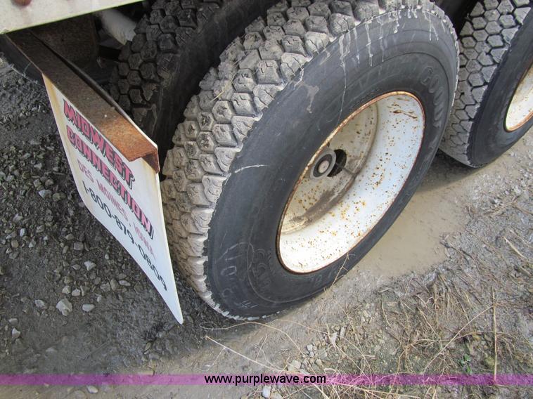 image for item A8194 1988 Great Dane 48' van trailer