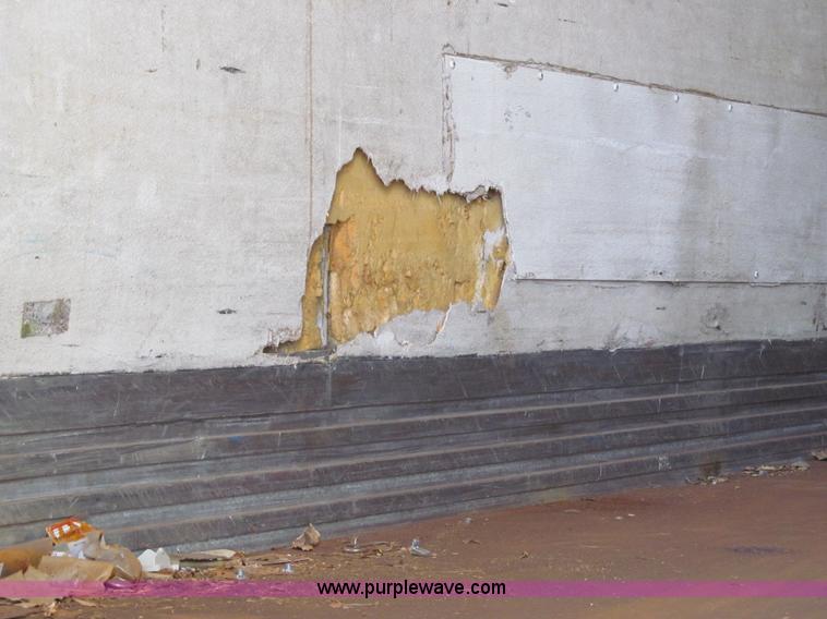 image for item A8194 1988 Great Dane 48' van trailer