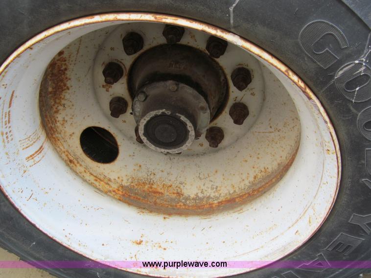 image for item A8194 1988 Great Dane 48' van trailer