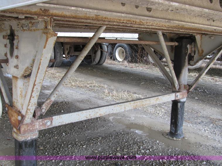 image for item A8196 1976 Great Dane 45' van trailer