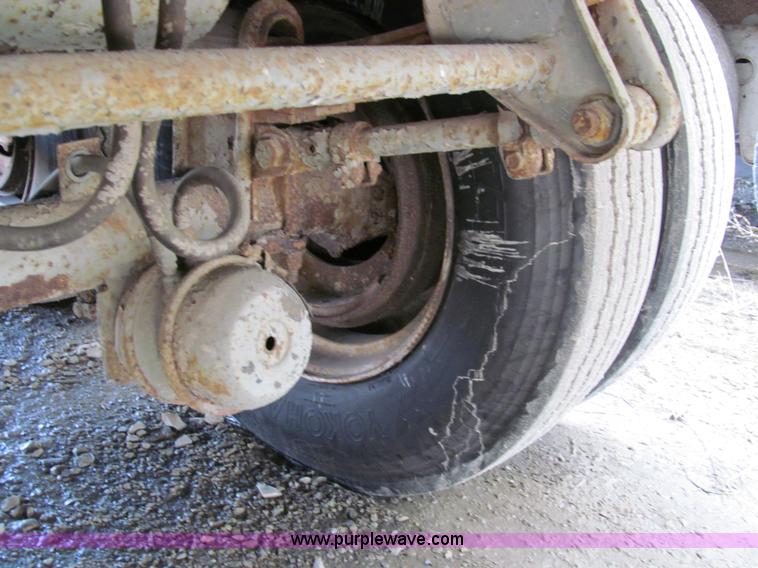 image for item A8196 1976 Great Dane 45' van trailer