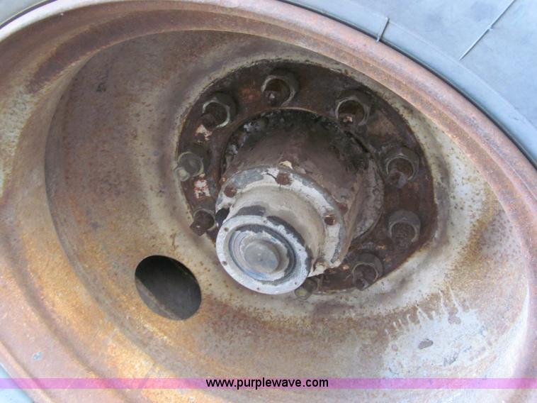 image for item A8196 1976 Great Dane 45' van trailer