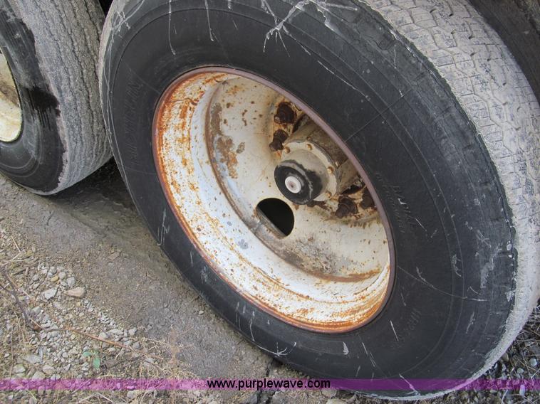 image for item A8196 1976 Great Dane 45' van trailer