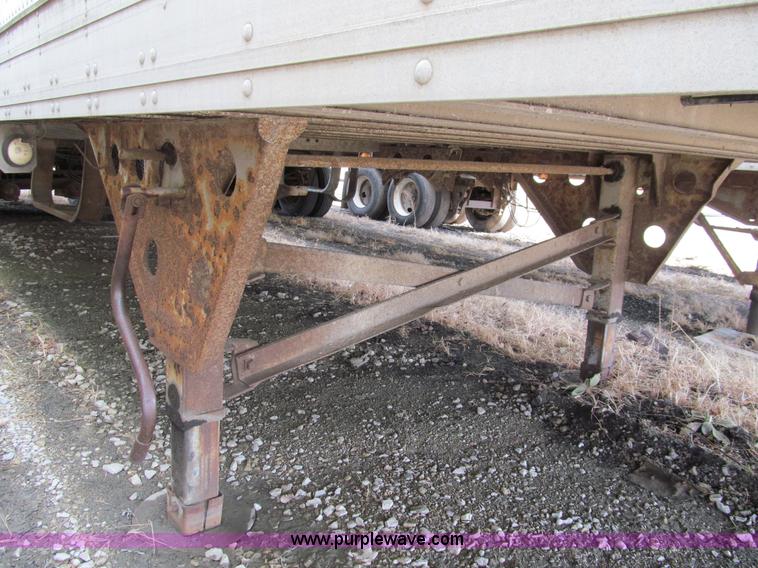 image for item A8198 1990 Utility 48' van trailer