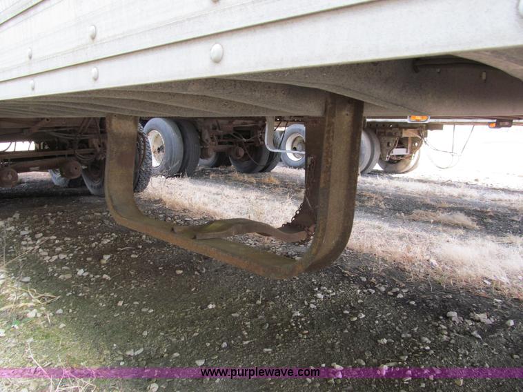 image for item A8198 1990 Utility 48' van trailer