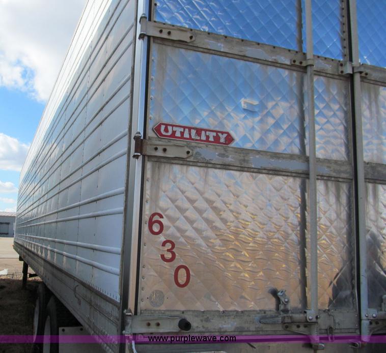 image for item A8198 1990 Utility 48' van trailer