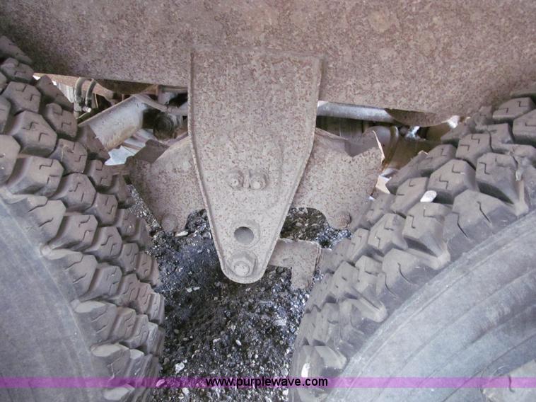 image for item A8198 1990 Utility 48' van trailer