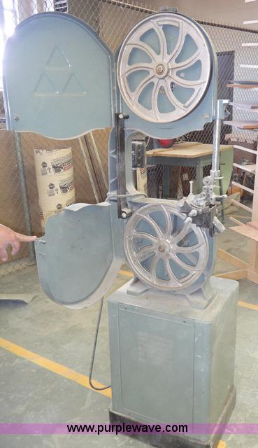 image for item B1056 Delta 12" band saw