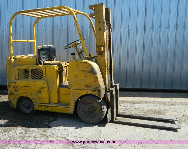 image for item B3549 Allis Chalmers FT 7024PS  forklift