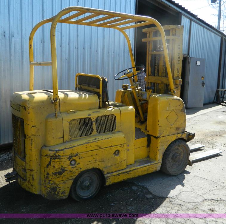 image for item B3549 Allis Chalmers FT 7024PS  forklift