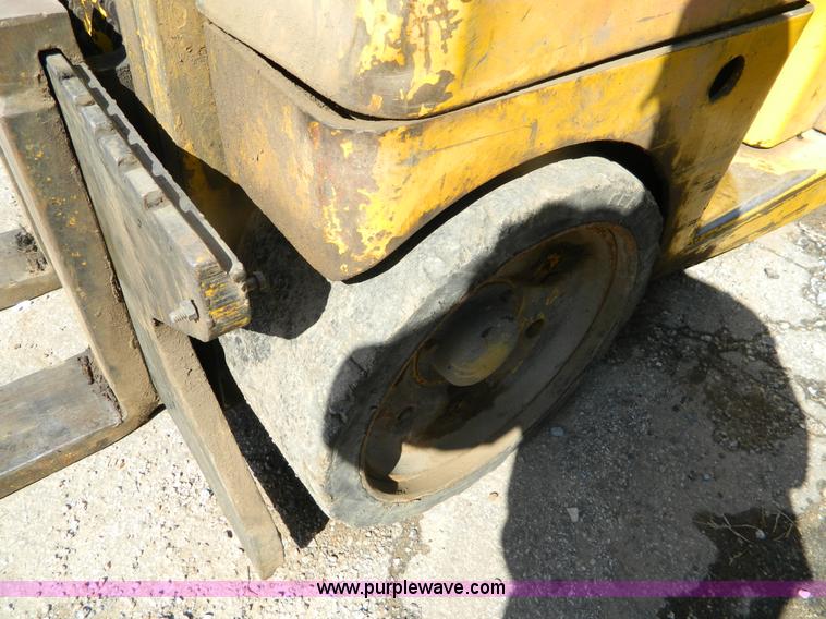 image for item B3549 Allis Chalmers FT 7024PS  forklift