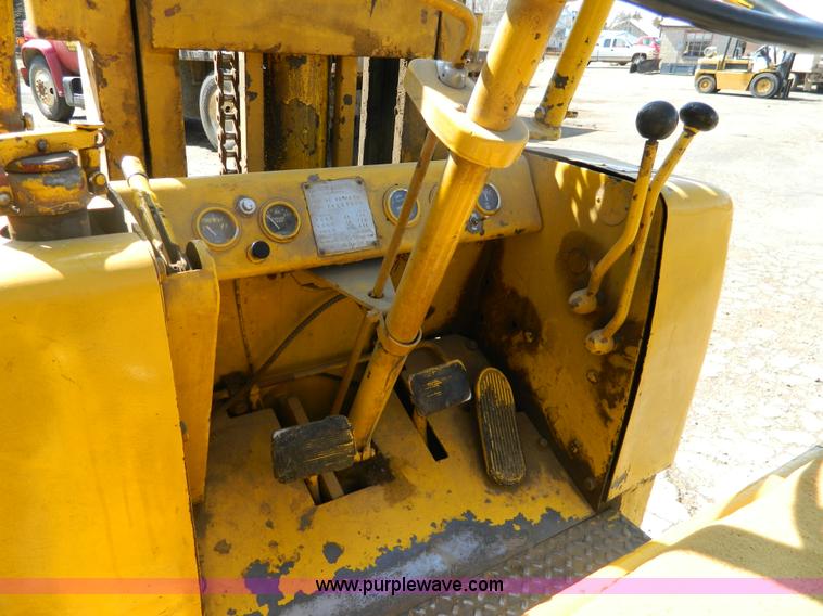 image for item B3549 Allis Chalmers FT 7024PS  forklift