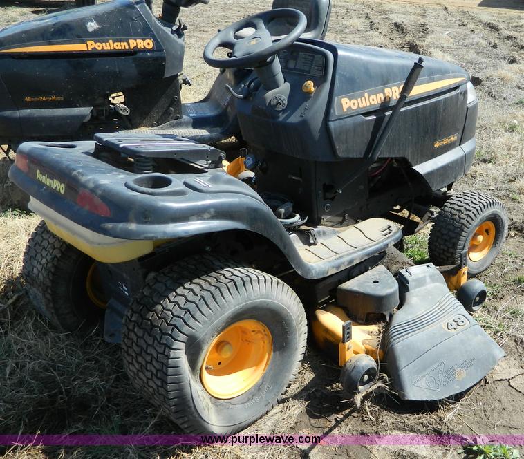 image for item B3552 Poulan Pro riding mower