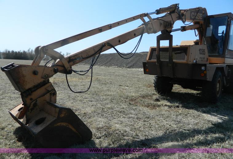 image for item B3553 Case 1085 Cruz-Air  excavator