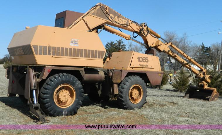 image for item B3553 Case 1085 Cruz-Air  excavator