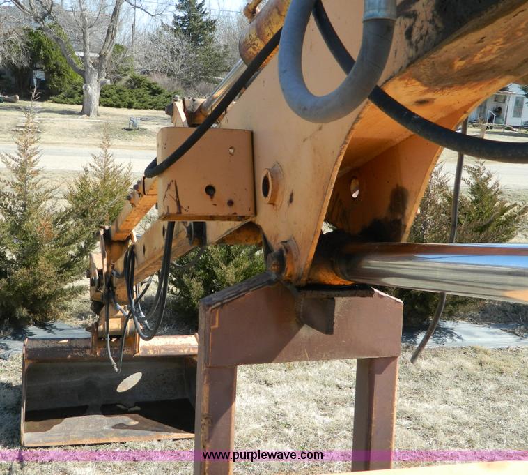 image for item B3553 Case 1085 Cruz-Air  excavator