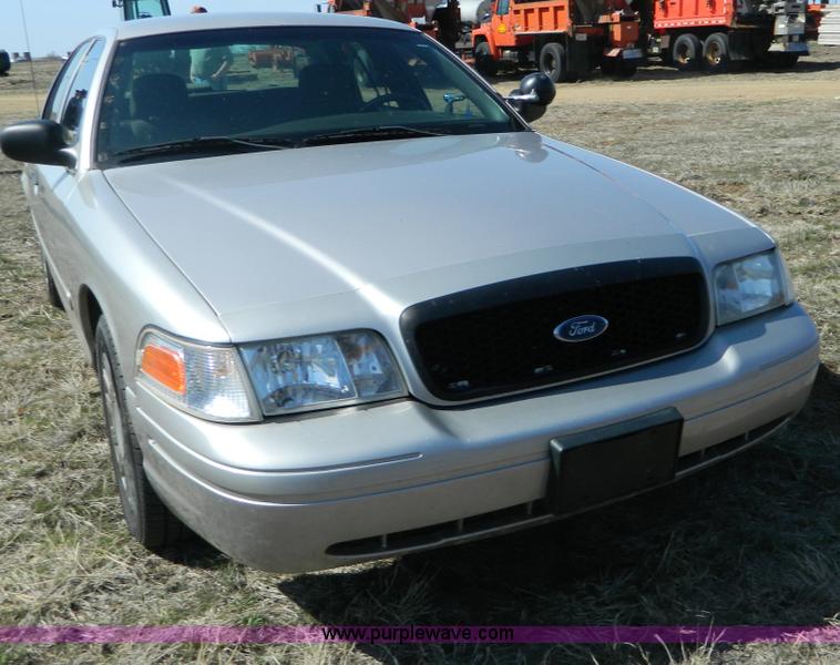 image for item B3554 2005 Ford Crown Victoria  Police Interceptor