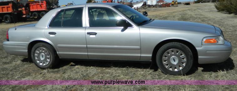 image for item B3554 2005 Ford Crown Victoria  Police Interceptor