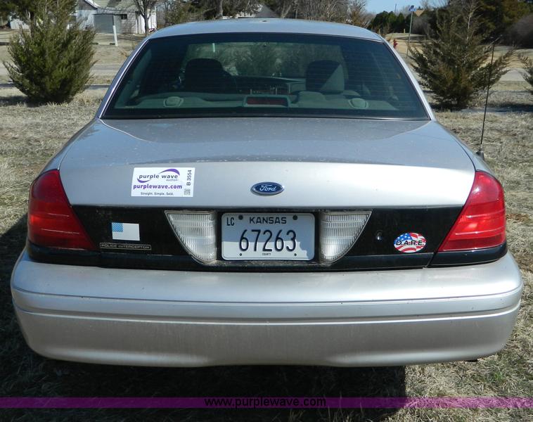 image for item B3554 2005 Ford Crown Victoria  Police Interceptor