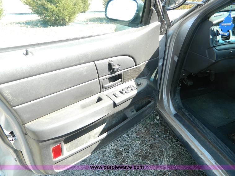 image for item B3554 2005 Ford Crown Victoria  Police Interceptor