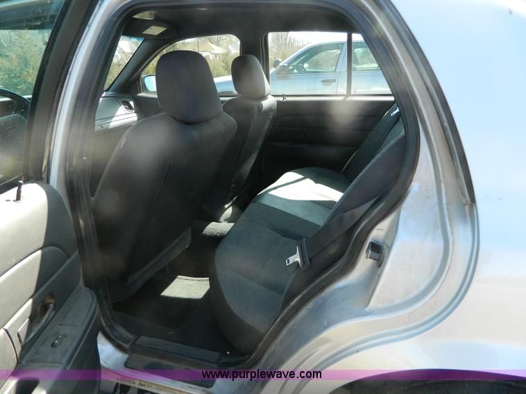 image for item B3554 2005 Ford Crown Victoria  Police Interceptor