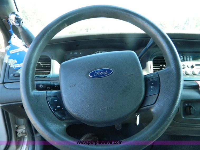 image for item B3554 2005 Ford Crown Victoria  Police Interceptor