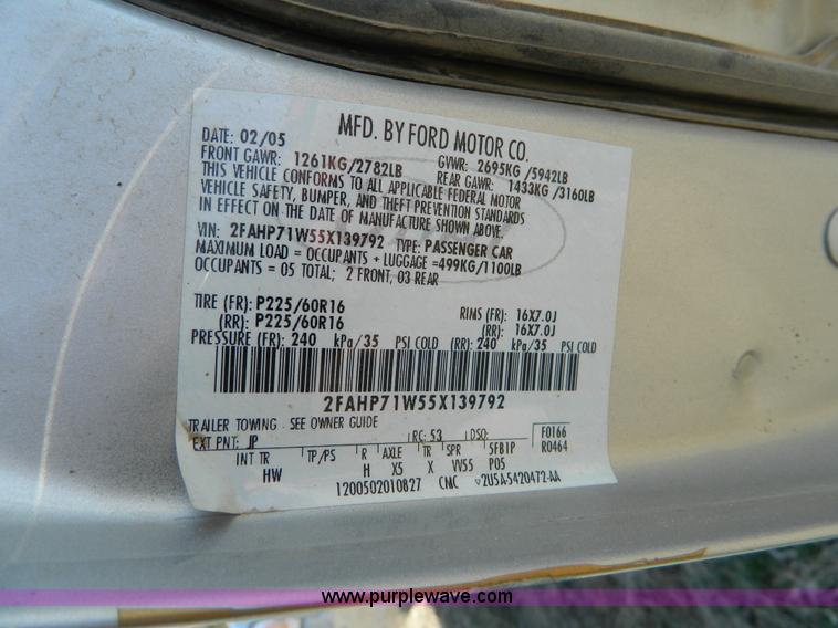 image for item B3554 2005 Ford Crown Victoria  Police Interceptor