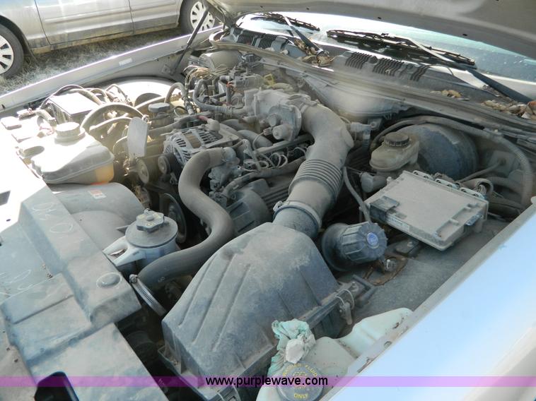 image for item B3554 2005 Ford Crown Victoria  Police Interceptor