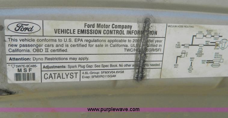 image for item B3554 2005 Ford Crown Victoria  Police Interceptor