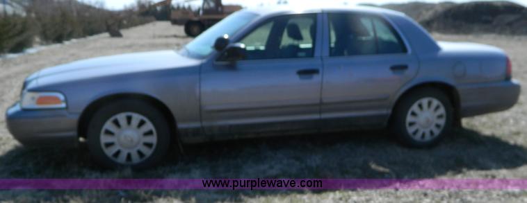image for item B3555 2006 Ford Crown Victoria  Police Interceptor