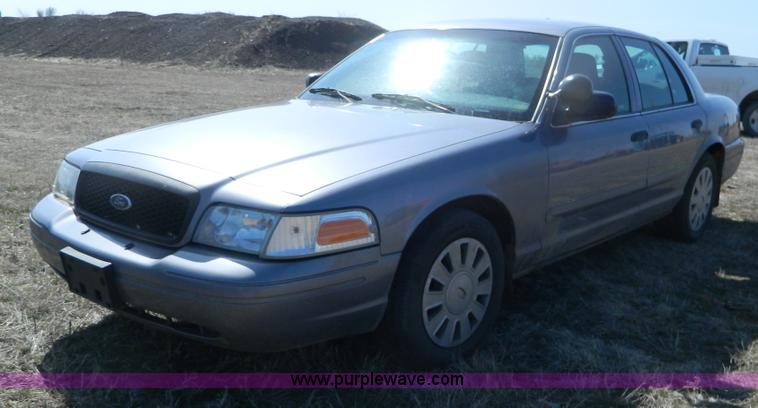 image for item B3555 2006 Ford Crown Victoria  Police Interceptor