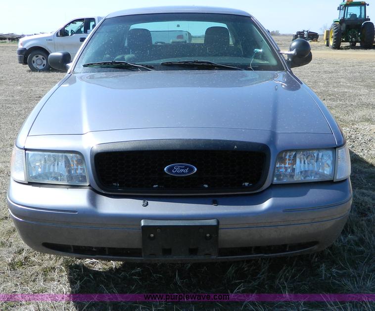 image for item B3555 2006 Ford Crown Victoria  Police Interceptor