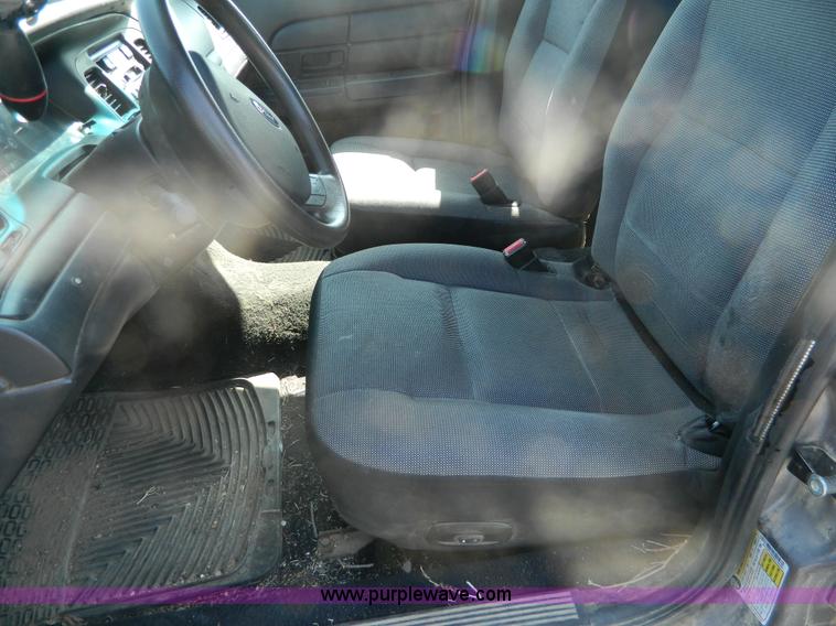 image for item B3555 2006 Ford Crown Victoria  Police Interceptor