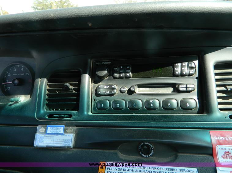 image for item B3555 2006 Ford Crown Victoria  Police Interceptor